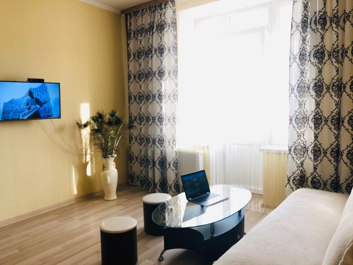 Apartment In The Center Cherkasy Luaran gambar